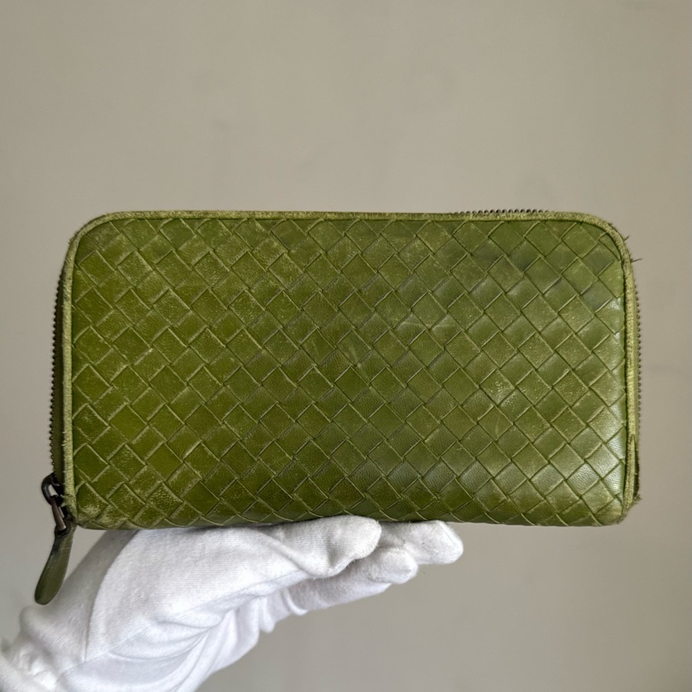 Bottega Veneta Green Intrecciato Leather Zippy Wallet